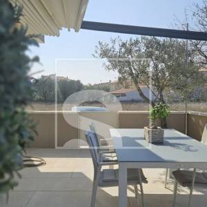 Stan u prizemlju sa velikom terasom