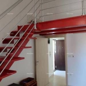 Stan, Valbandon, s 2 parkinga i dvorištem.