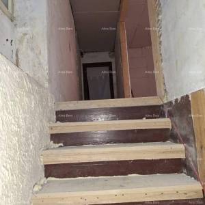 Stara kamena kuća s okućnicom, blizu Pazina