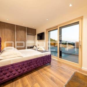 Stobreč ekskluzivna nova vila s bazenom i pogledom na more, nadomak Splita