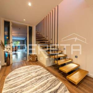 Stobreč ekskluzivna nova vila s bazenom i pogledom na more, nadomak Splita