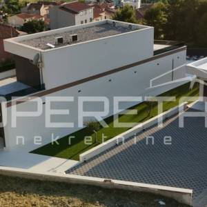 Stobreč nova luksuzna vila s bazenom i pogledom na more, blizina Splita