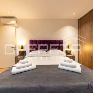 Stobreč nova luksuzna vila s bazenom i pogledom na more, blizina Splita