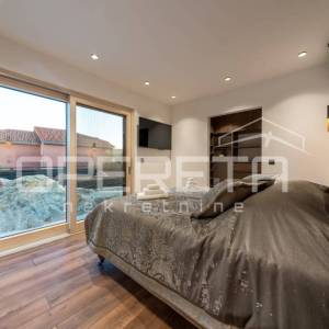 Stobreč nova luksuzna vila s bazenom i pogledom na more, blizina Splita