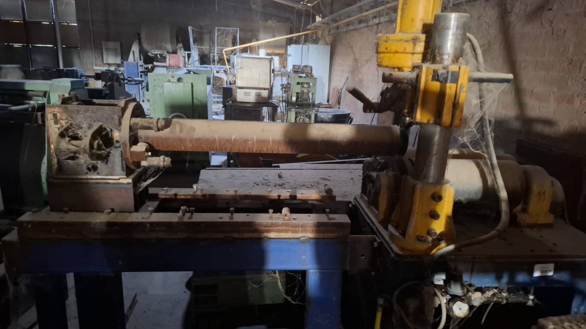 Stroj za kružno rezanje cijevi