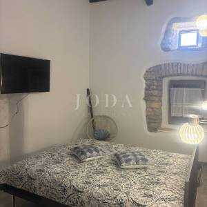 Svetvinčenat, okolica, novouređena kamena kuća sa bazenom