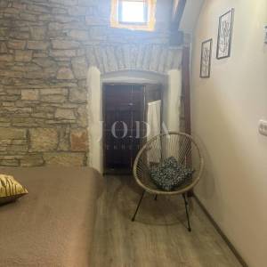 Svetvinčenat, okolica, novouređena kamena kuća sa bazenom