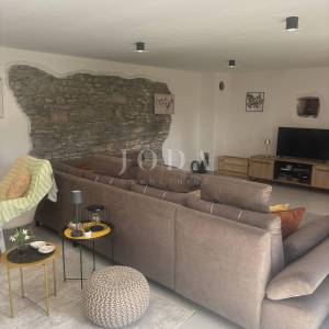 Svetvinčenat, okolica, novouređena kamena kuća sa bazenom