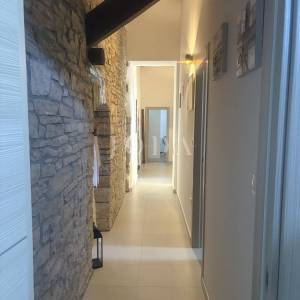 Svetvinčenat, okolica, novouređena kamena kuća sa bazenom