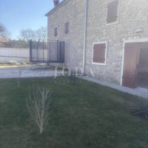 Svetvinčenat, okolica, novouređena kamena kuća sa bazenom