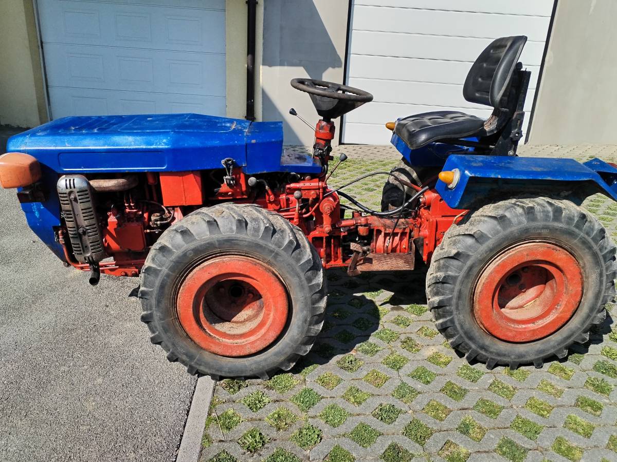 Tomo Vinković 730 + priključci i prikolica