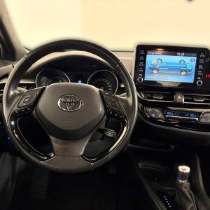 Toyota C-Hr 1.8 HSD E-CVT C-ENTER - 3 godine jamstva