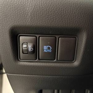 Toyota C-Hr 1.8 HSD E-CVT C-ENTER - 3 godine jamstva