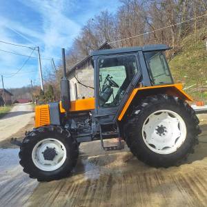 Traktor Renault 77-32