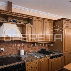 Tri apartmana unutar zidina, 96 m2, Dubrovnik 