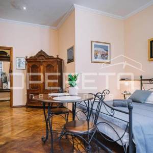 Tri apartmana unutar zidina, 96 m2, Dubrovnik 