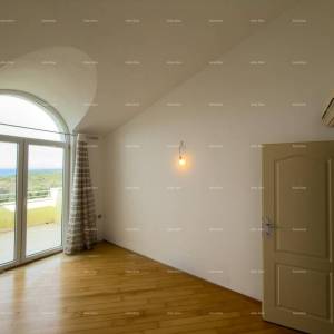 Trosoban stan s pogledom na more i Brijune!