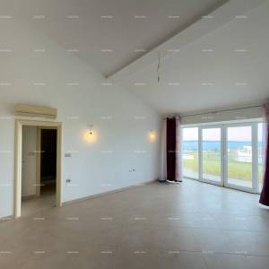 Trosoban stan s pogledom na more i Brijune!