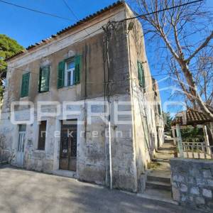 Ulični poslovni prostori uz glavnu cestu, Kaštel Gomilica