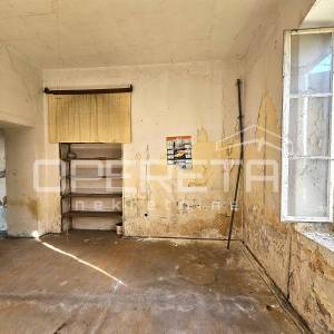 Ulični poslovni prostori uz glavnu cestu, Kaštel Gomilica