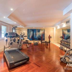 Umag Crveni Vrh. Alberi. Jedinstvena luksuzna nekretnina na samo obali mora. Pogled na Piran.