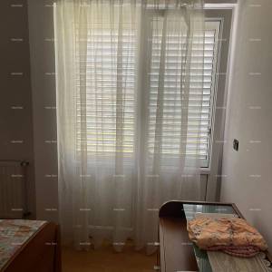 Umag! Kuća s velikom okućnicom i terasom.