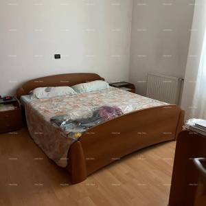 Umag! Kuća s velikom okućnicom i terasom.