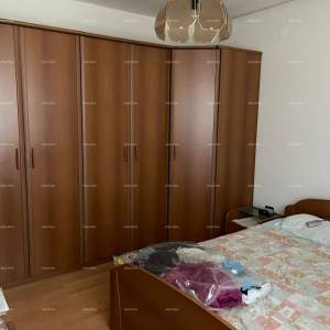 Umag! Kuća s velikom okućnicom i terasom.