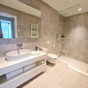 Umag, resort luksuza i ljepote! Prodaja stanova u resortu sa krovnim infinity bazenom od 105m