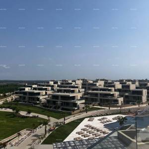 Umag, resort luksuza i ljepote! Prodaja stanova u resortu sa krovnim infinity bazenom od 105m