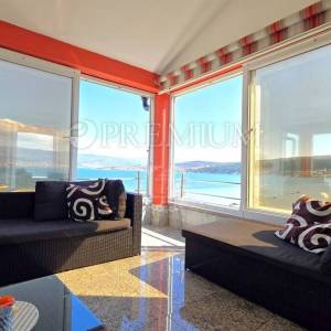 Uvala Soline, apartman prvi red do mora, pogled na more!