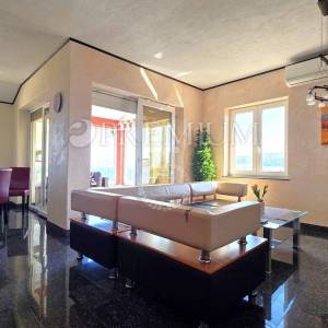 Uvala Soline, apartman prvi red do mora, pogled na more!