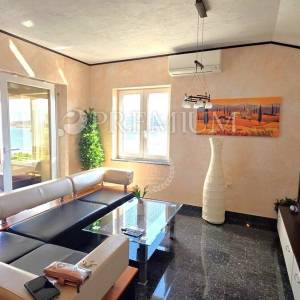 Uvala Soline, apartman prvi red do mora, pogled na more!