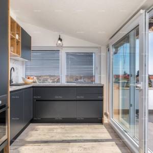 Valbandon, dvoetažni stan u  blizini mora.