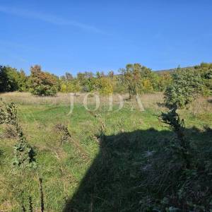 Veliko građ.zemljište sa tradicionalnom istarskom kućom,LABIN okolica