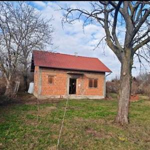 VIKENDICA NA PRODAJU-GRABOVAC (OPĆINA ERDUT), 500 m do DUNAVA
