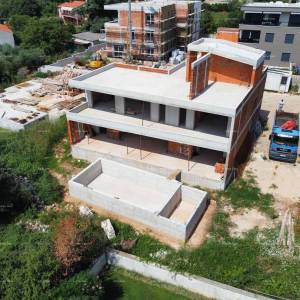 Vila s bazenom i pogledom na more, Tar!