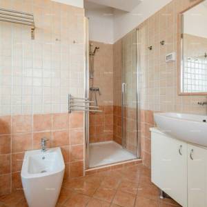 VILA S DVA APARTMANA I BAZENOM,  OKOLICA LABINA