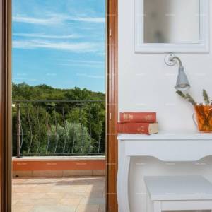 VILA S DVA APARTMANA I BAZENOM,  OKOLICA LABINA