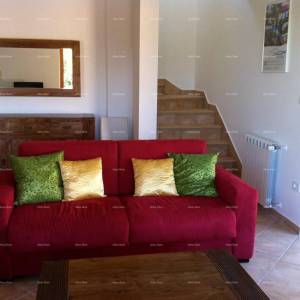 VILA S DVA APARTMANA I BAZENOM,  OKOLICA LABINA