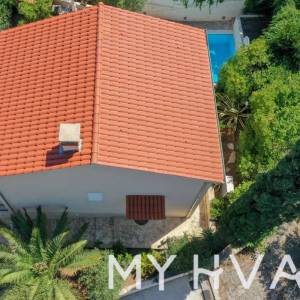 Vila sa bazenom u Vitarnji