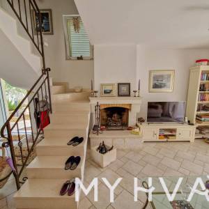 Vila sa bazenom u Vitarnji