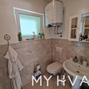 Vila sa bazenom u Vitarnji