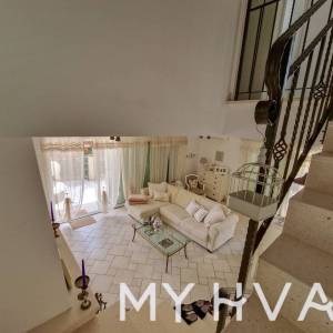 Vila sa bazenom u Vitarnji