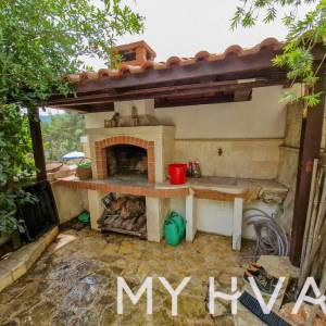 Vila sa bazenom u Vitarnji