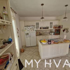 Vila sa bazenom u Vitarnji