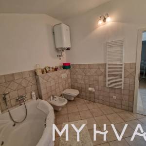 Vila sa bazenom u Vitarnji