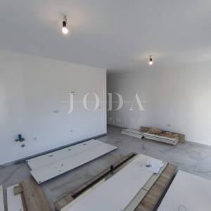 Viškovo stan, 2s+db sa 3 parkinga