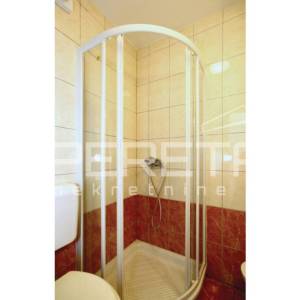 Vižinada-Kamena kuća s terasom i dodatnim stambenim prostorom
