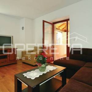 Vižinada-Kamena kuća s terasom i dodatnim stambenim prostorom
